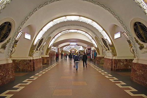 μετρό στην Αγία Πετρούπολη